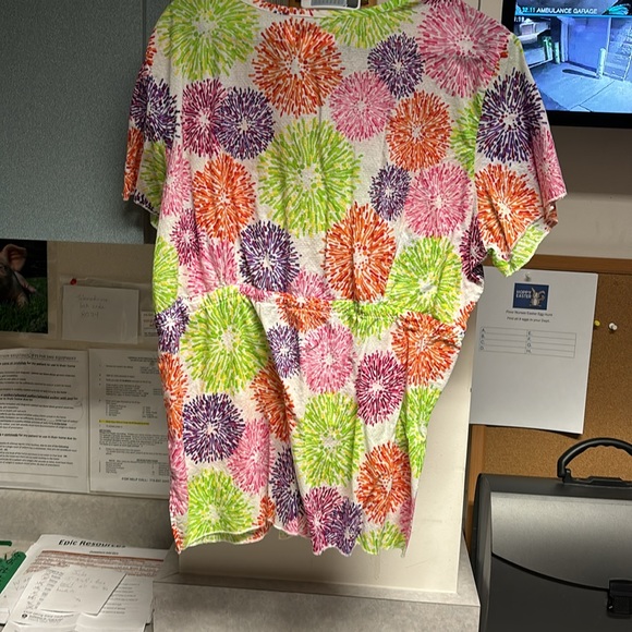 Koi scrub top - Picture 4 of 4